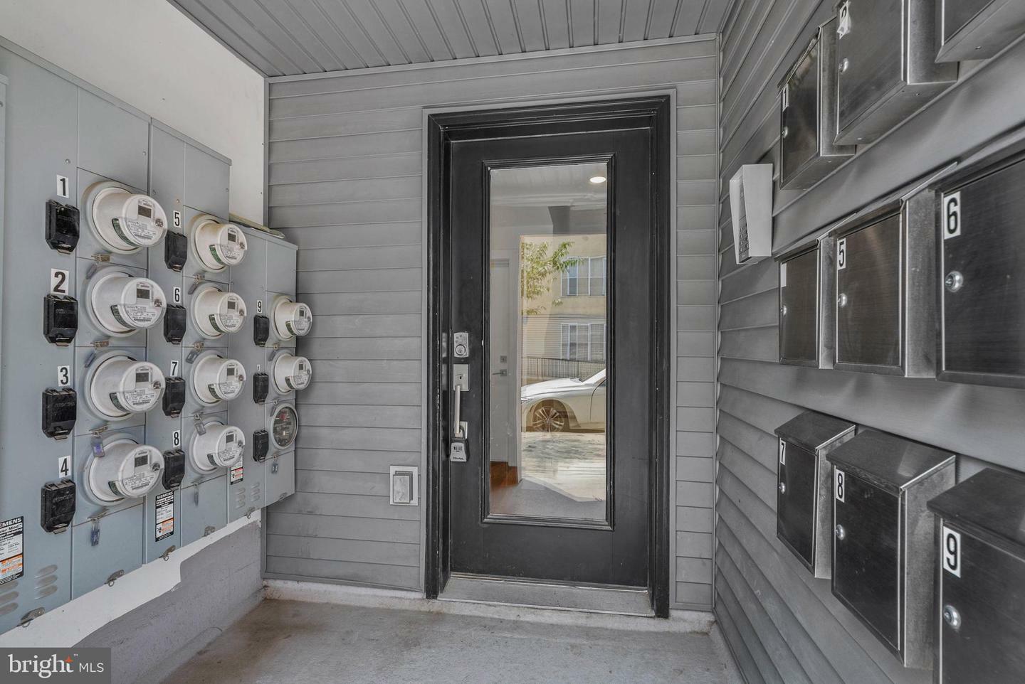 Property Photo: 402 N Front Street 3 PA 19123
