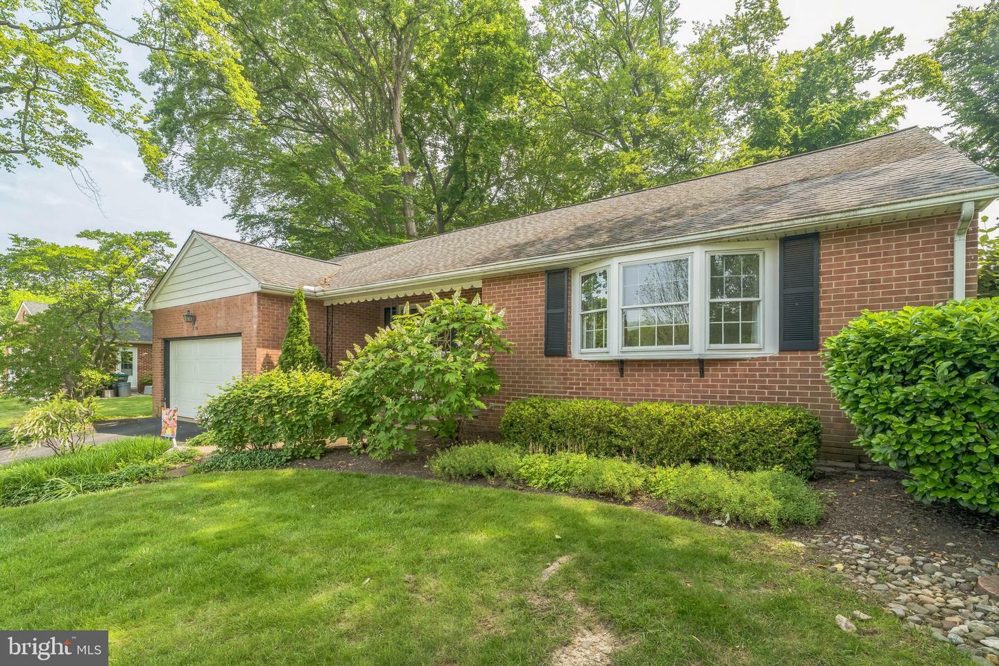 Property Photo: 728 Ashford Road DE 19803