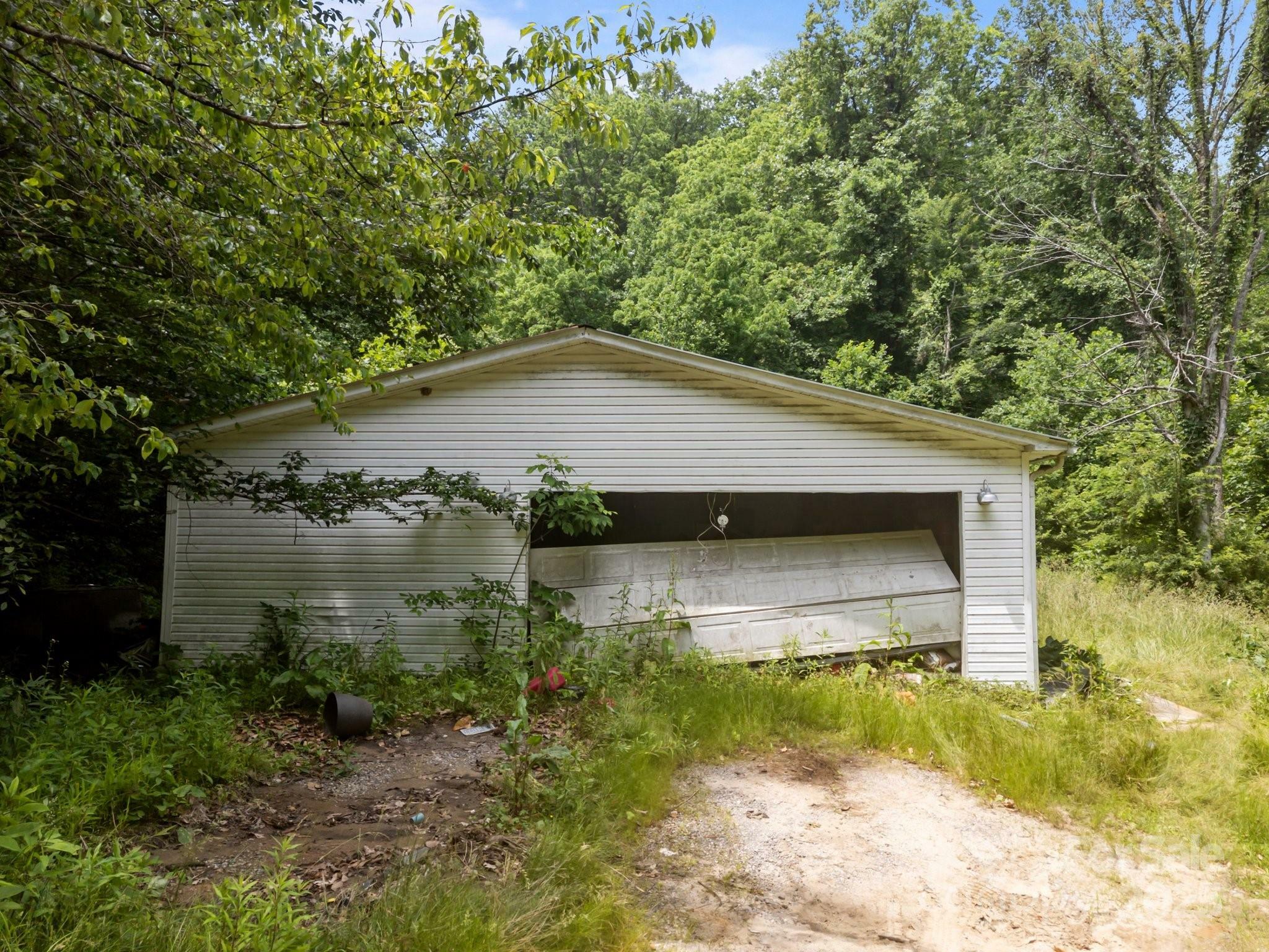 Property Photo: 99 Bridges Cove Road NC 28748