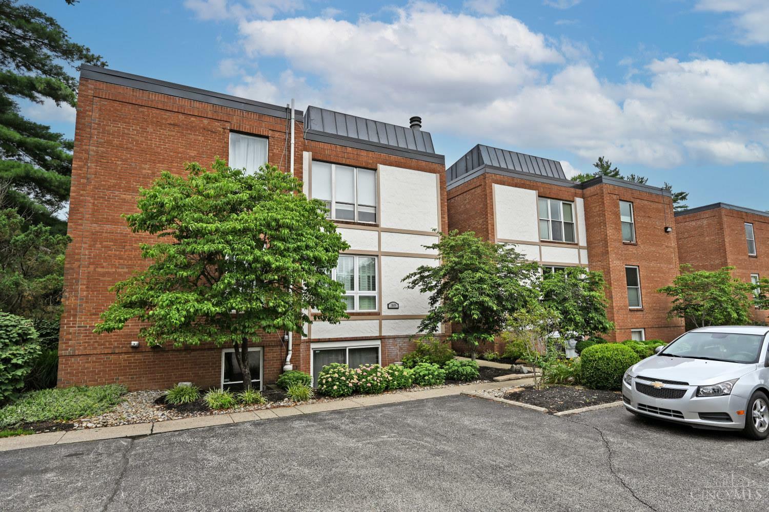 3809 Petoskey Avenue  Mariemont OH 45227 photo