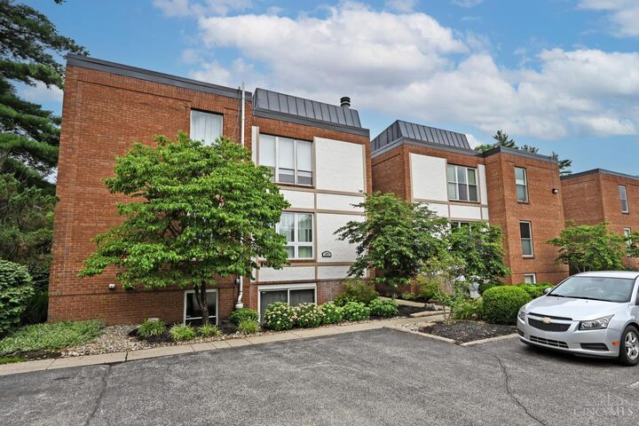 3809 Petoskey Avenue  Mariemont OH 45227 photo