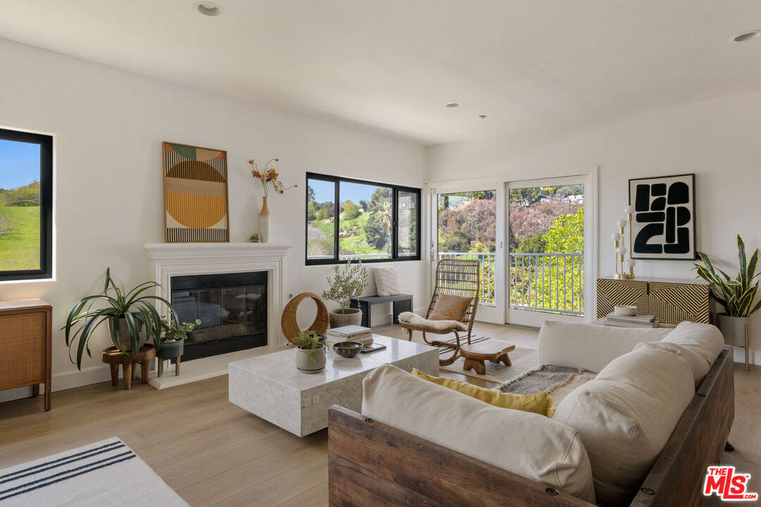 Property Photo: 3750 Roberta St CA 90031