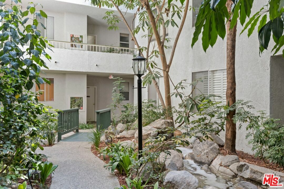 Property Photo:  1375 Kelton Ave  CA 90024 