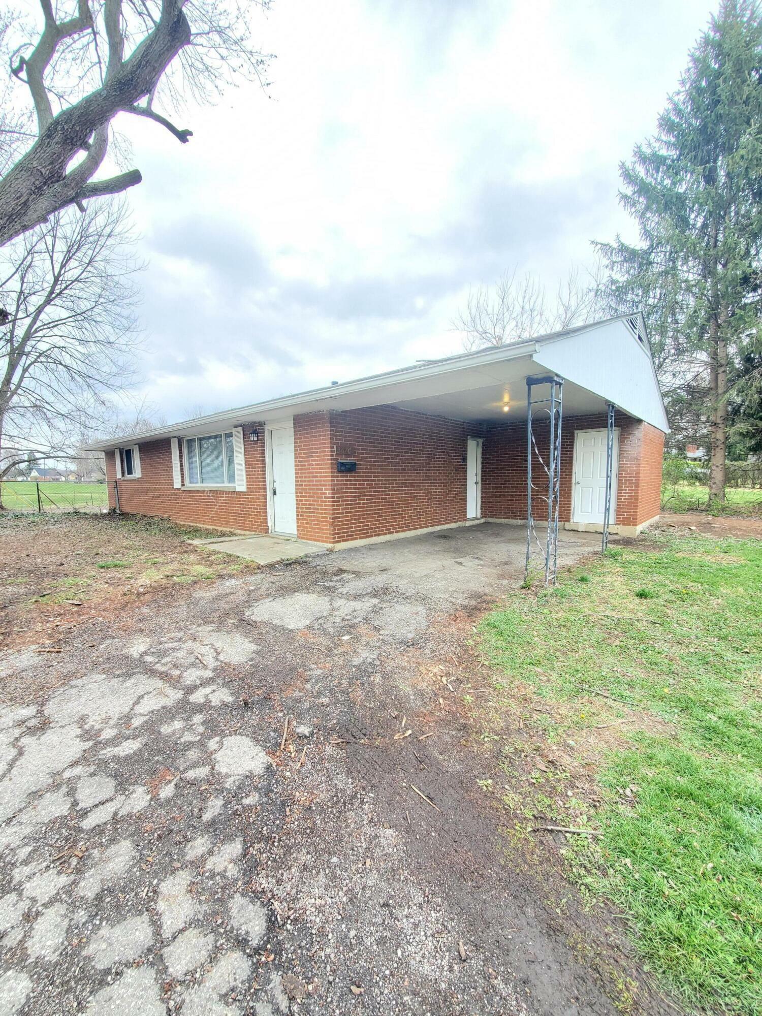 Property Photo: 3676 Roswell Drive OH 43227