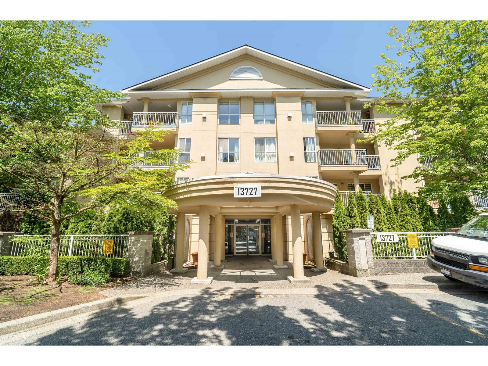 Property Photo: 13727 74 102 BC V3W 0M7