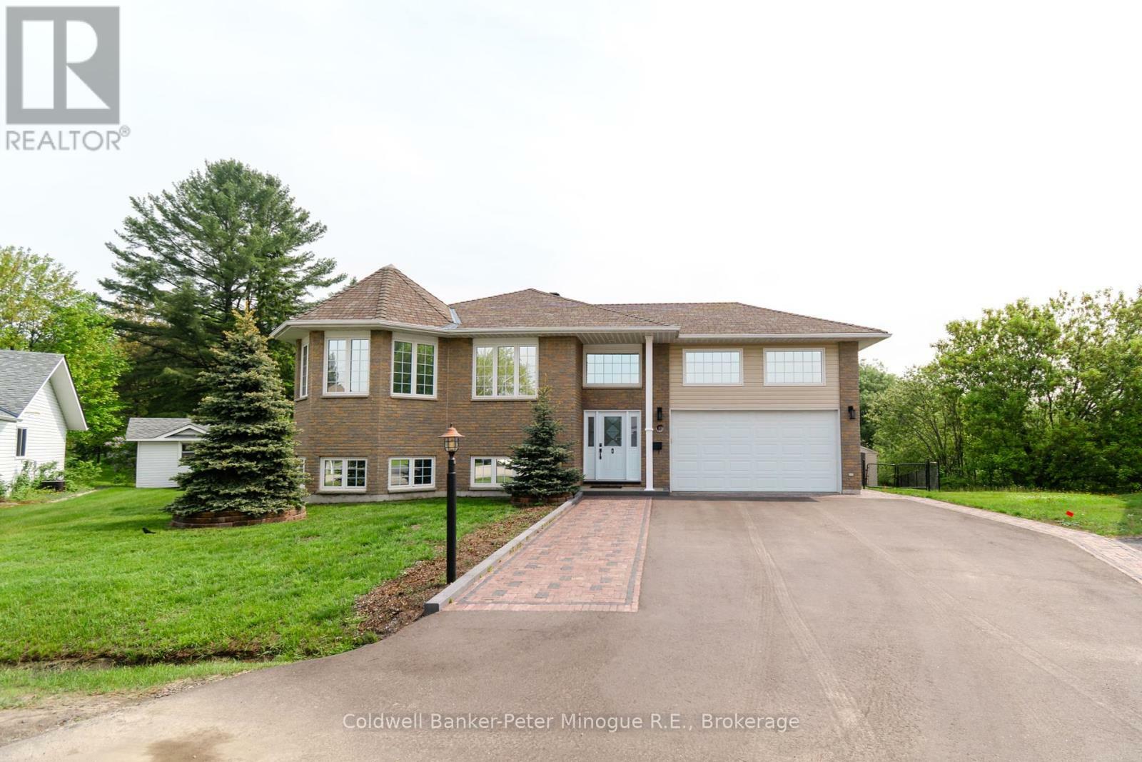 10 Gagnon Court  North Bay (Widdifield) ON P1B 9V3 photo