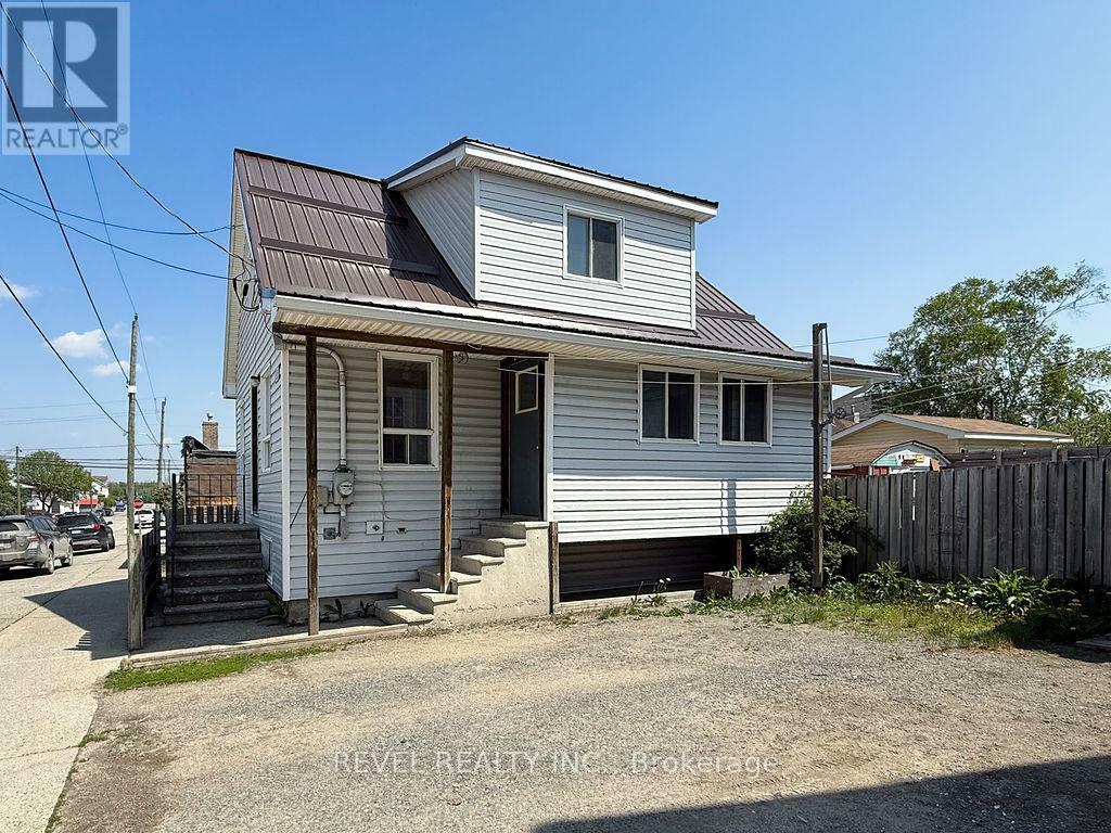 Property Photo: 23-25 Aura Lake Street ON P0N 1G0