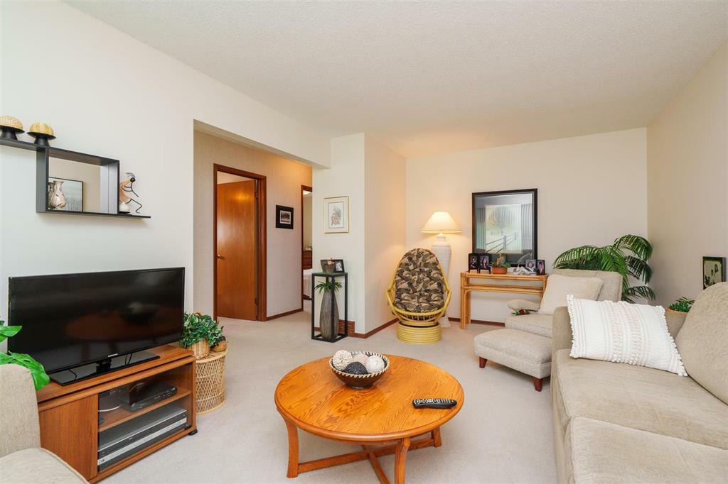 Property Photo: 78 Lake Ridge Road MB R2Y 1K4