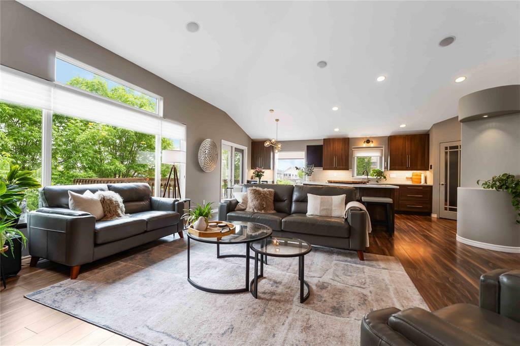 Property Photo: 27 Brenner Bay MB R2P 2S2
