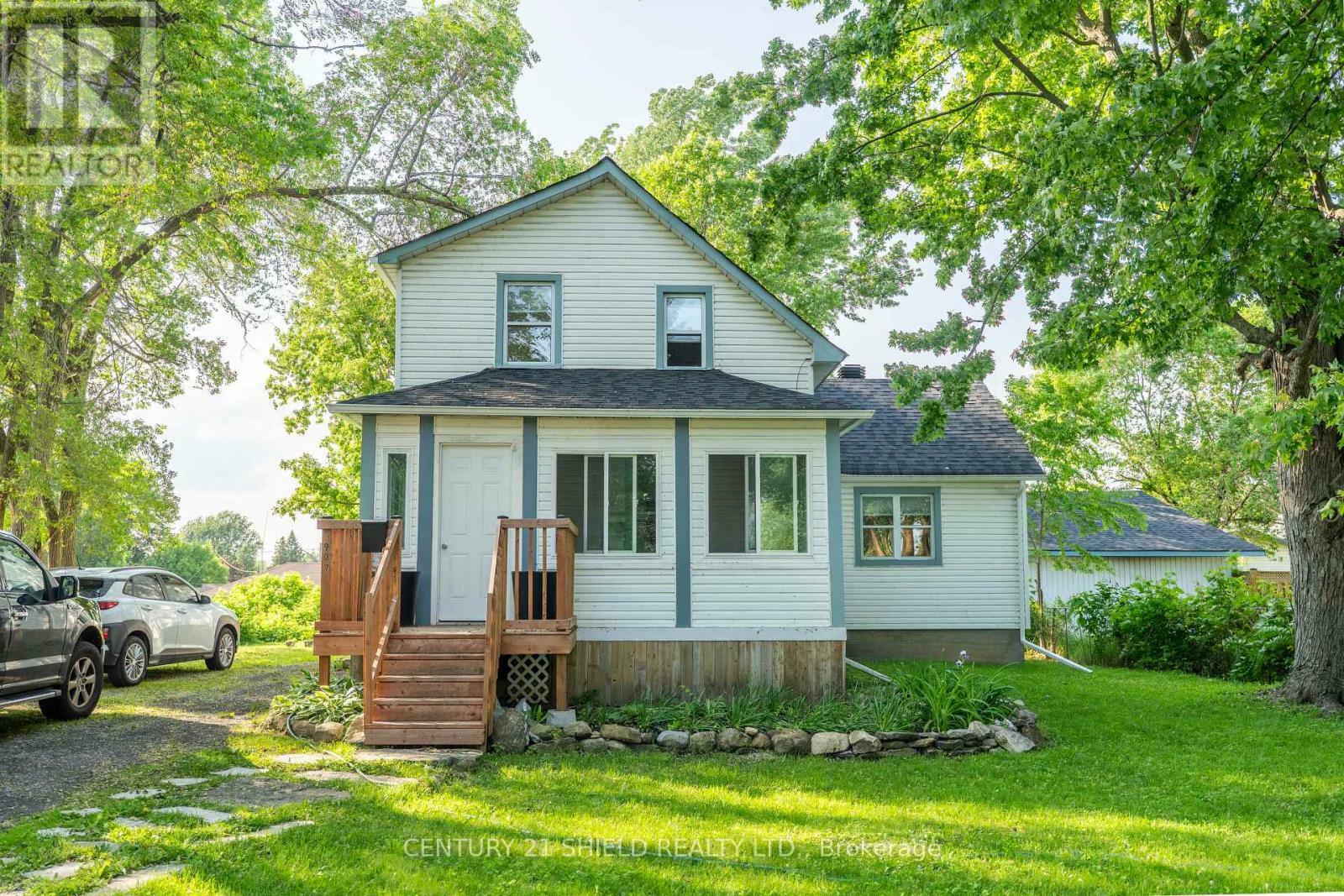 Photo de la propriété: 907 2nd Street West ON K6J 1H8