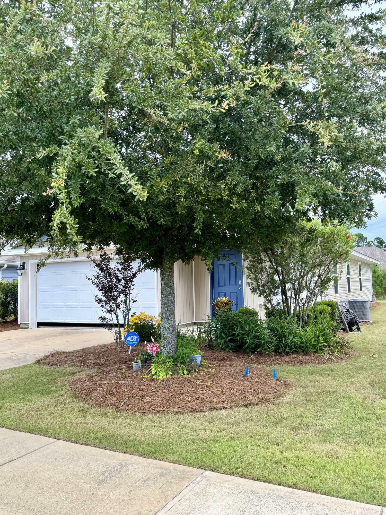 Property Photo: 629 Earl Godwin Road FL 32439