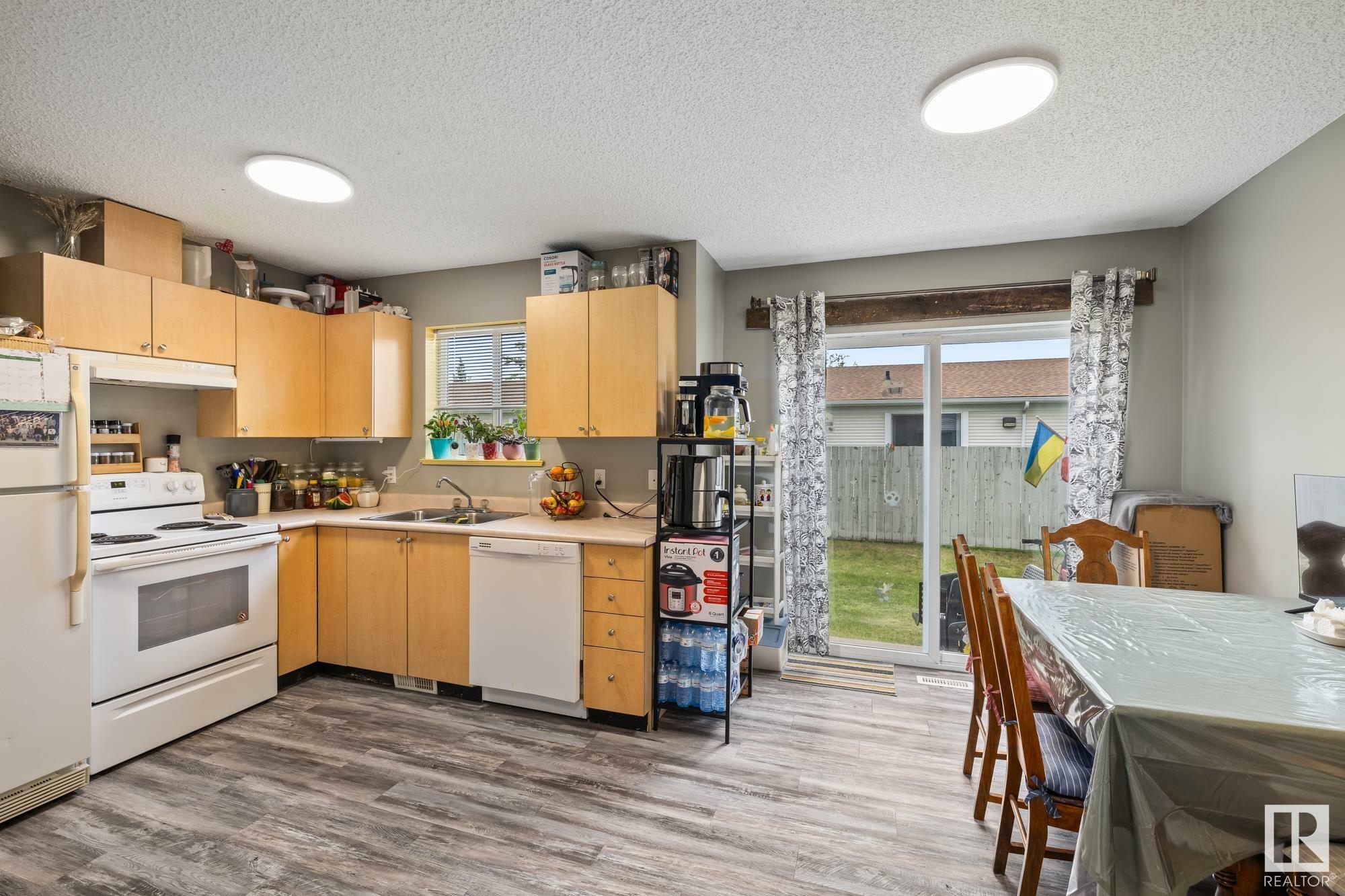 Property Photo: 610 King Street 1003 AB T7X 4J9
