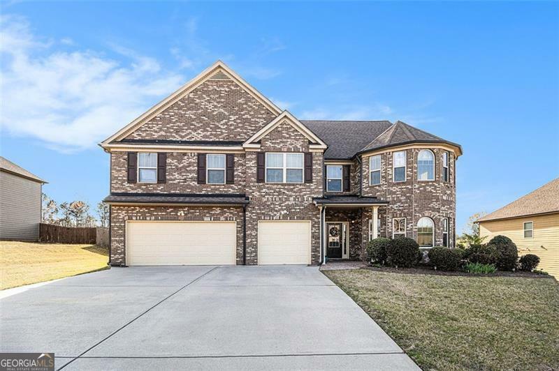 Property Photo: 3621 Guinevere Trace GA 30135