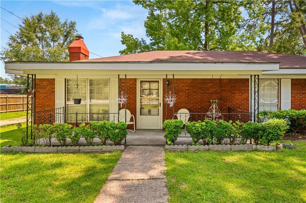 Property Photo: 109 Murrell Lane LA 71405