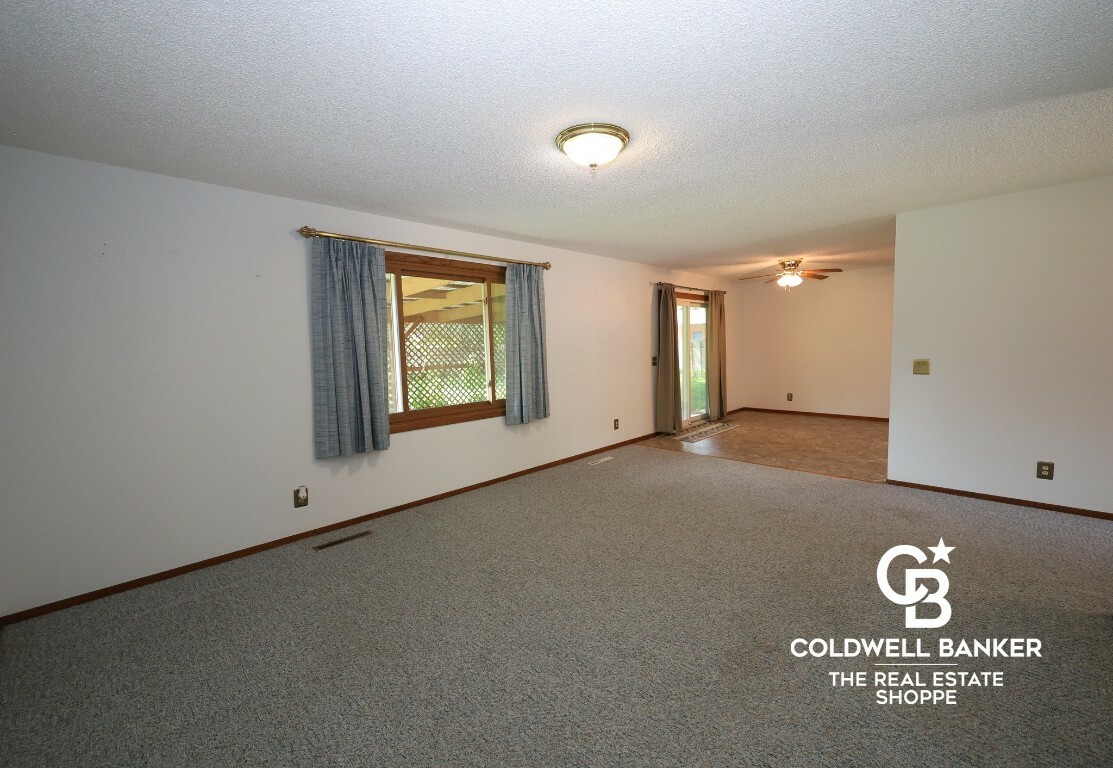 Property Photo: 2611 N Shamus Street KS 67846