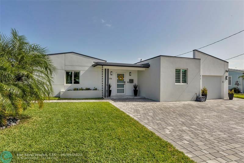 Property Photo: 1206 Mango Isle FL 33315