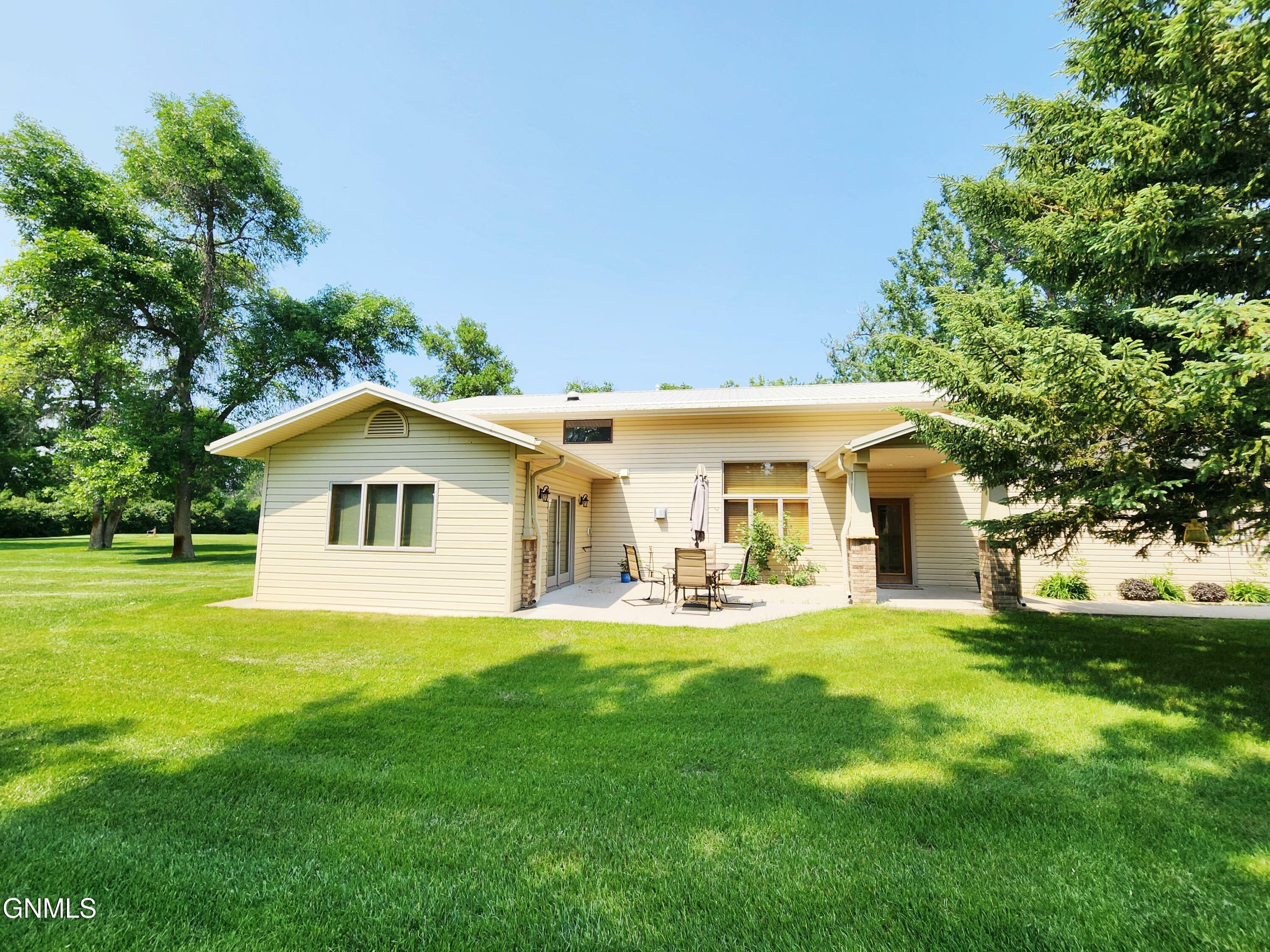 Property Photo: 4500 Thornburg Drive ND 58504