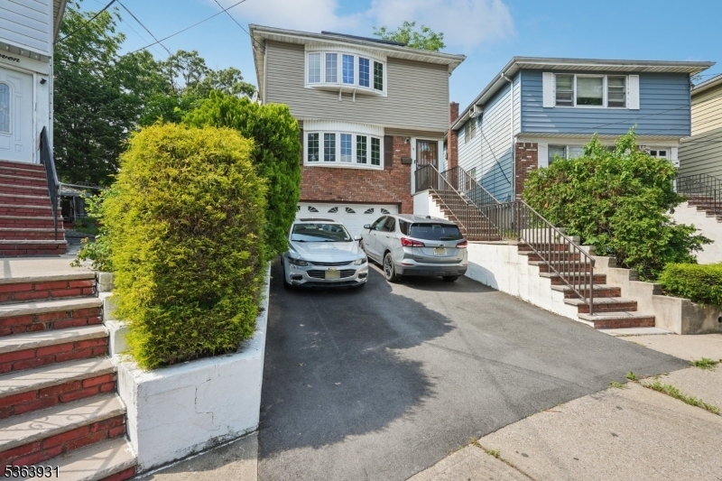 Property Photo: 9 Lee Ct NJ 07040