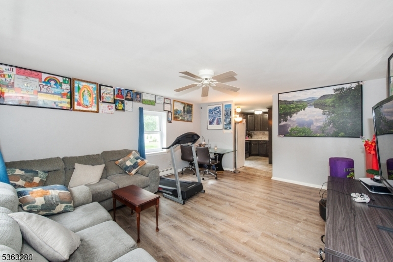Property Photo:  197 N Beverwyck Rd 1  NJ 07034 