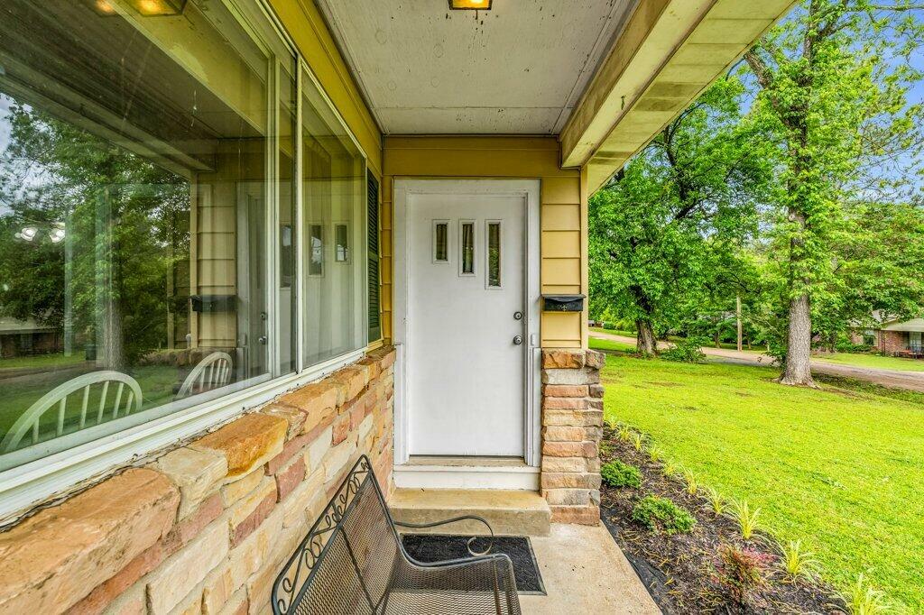 Property Photo: 202 Park Ave MS 39759