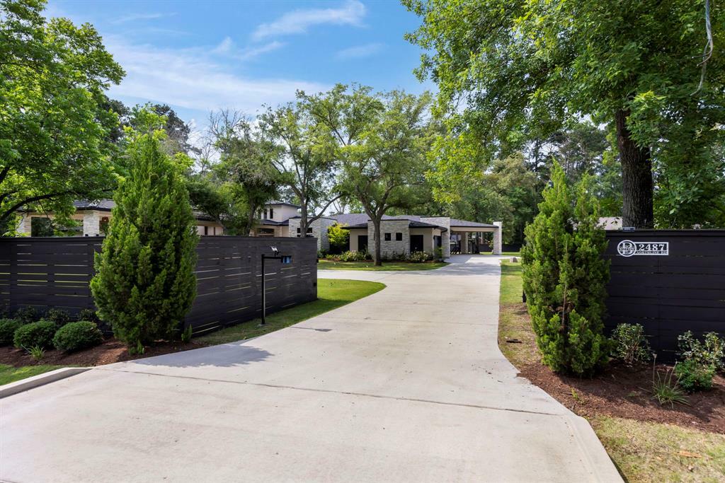 Property Photo: 2487 Northline Road TX 77384