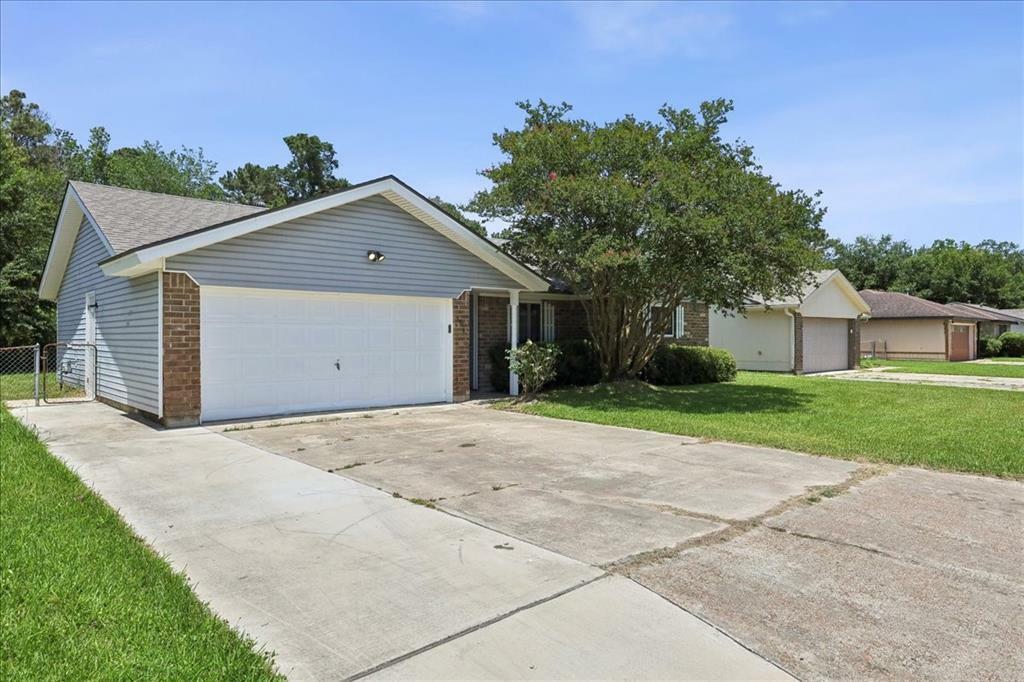 Property Photo: 4916 Lawndale Avenue TX 77630