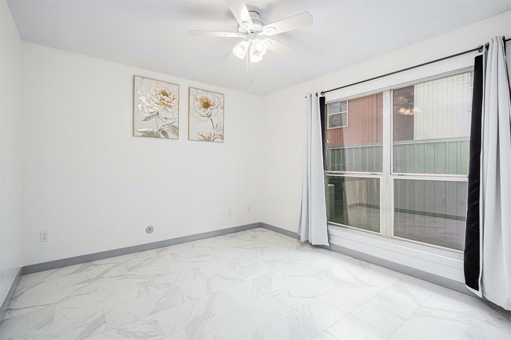 Property Photo: 6132 Grand Boulevard TX 77021
