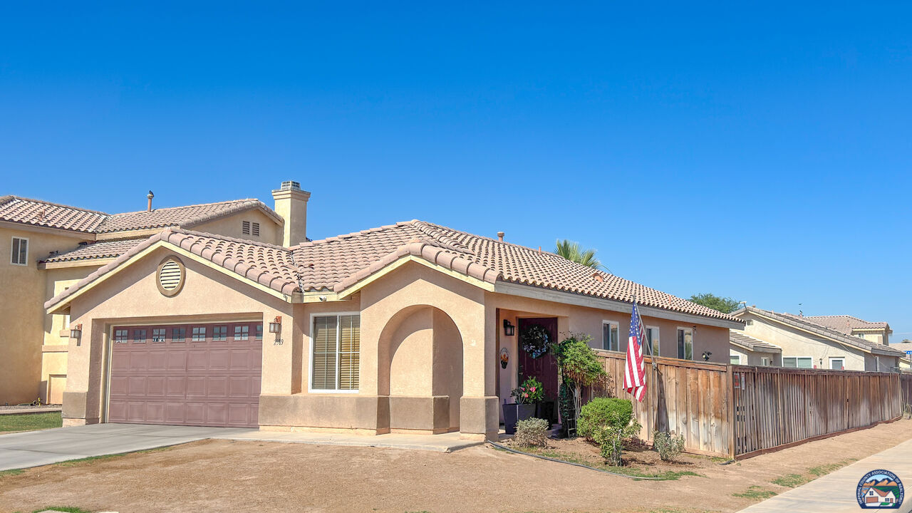 Property Photo:  2319  Montecito Ave  CA 92251 