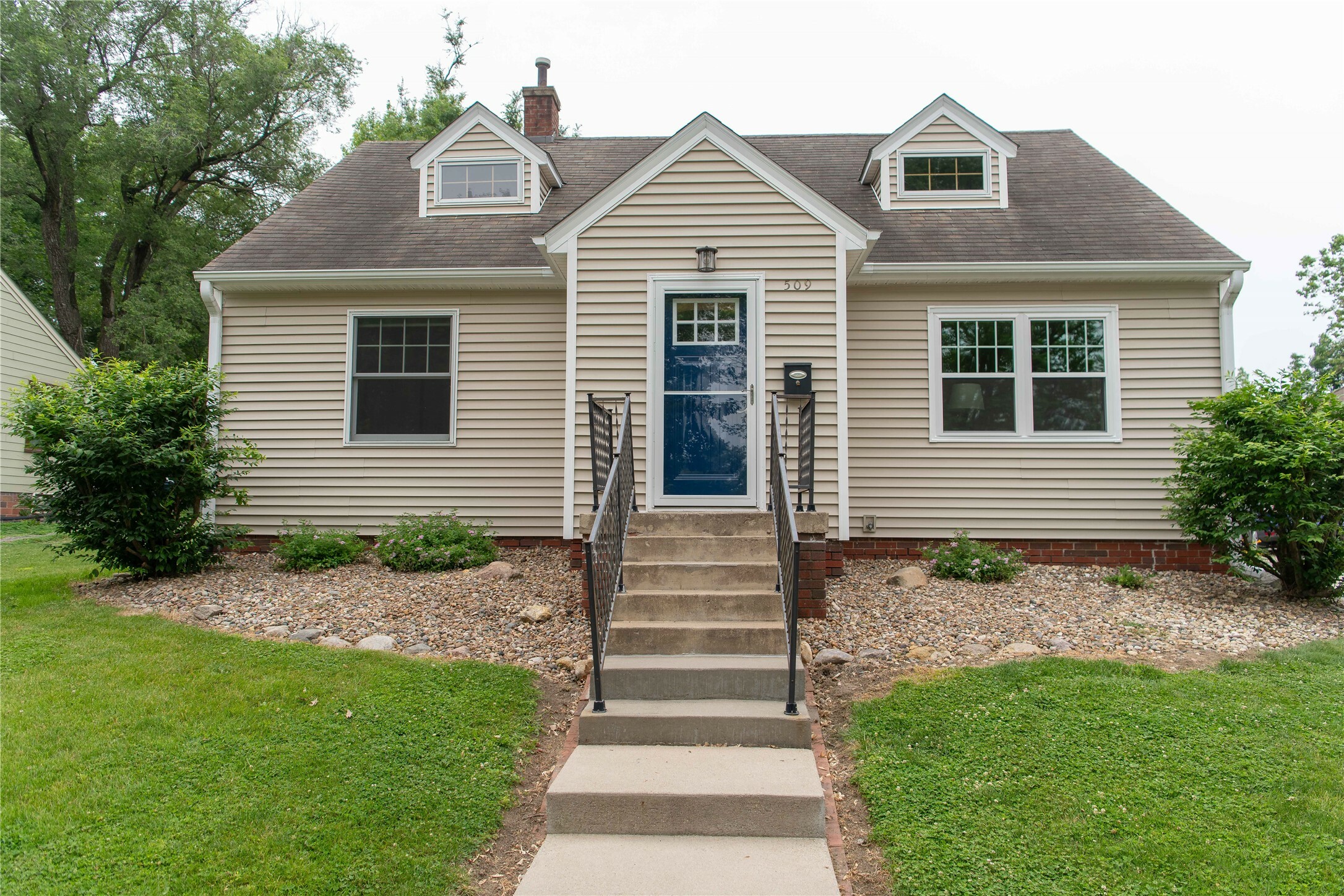 Property Photo:  509 Lincoln Street  IA 50219 