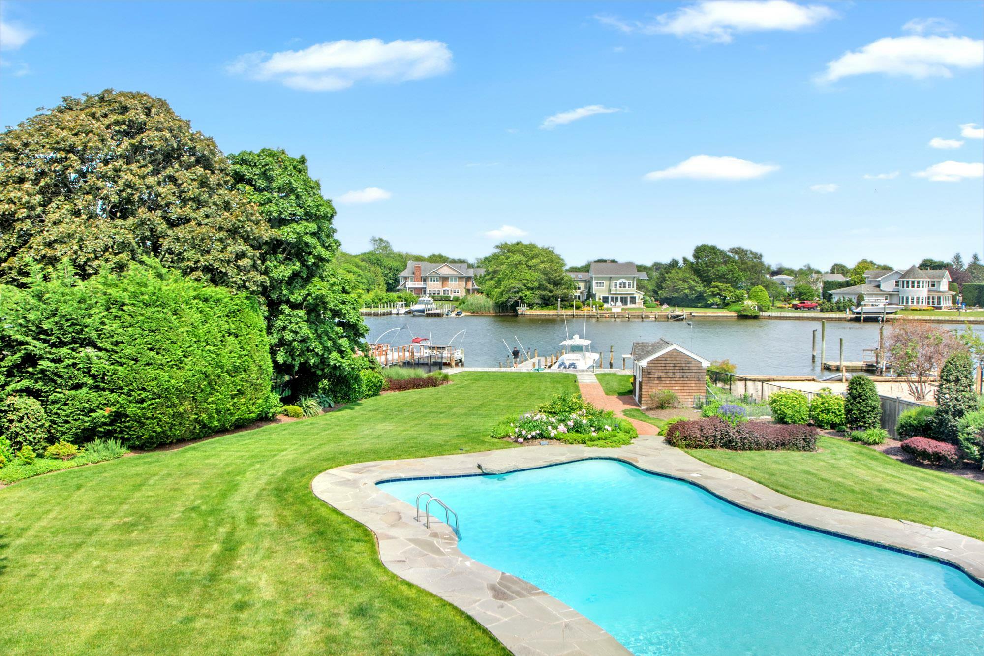 161 Wampum Lane  West Islip NY 11795 photo