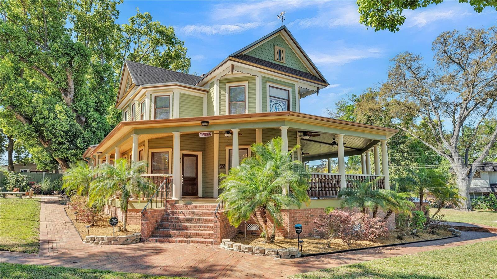 Property Photo: 822 W Patterson Street FL 33803