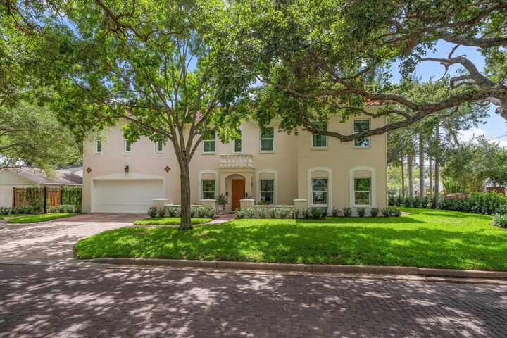 2900 W Estrella Street  Tampa FL 33629 photo