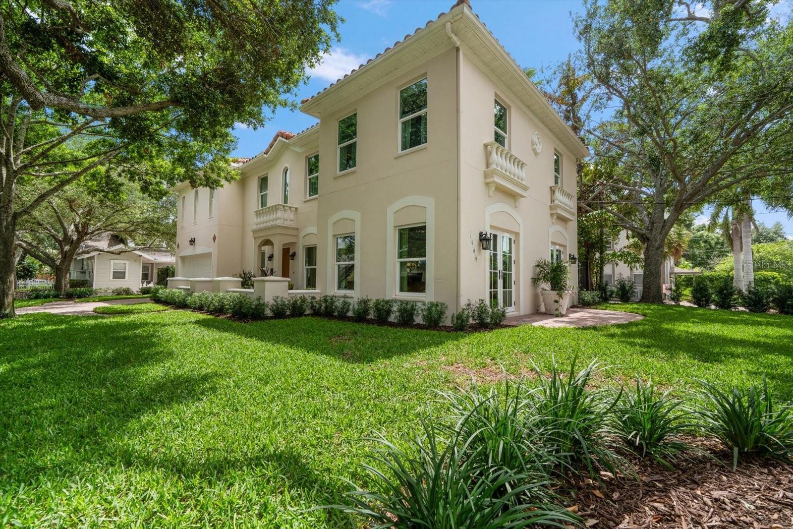 Property Photo: 2900 W Estrella Street FL 33629