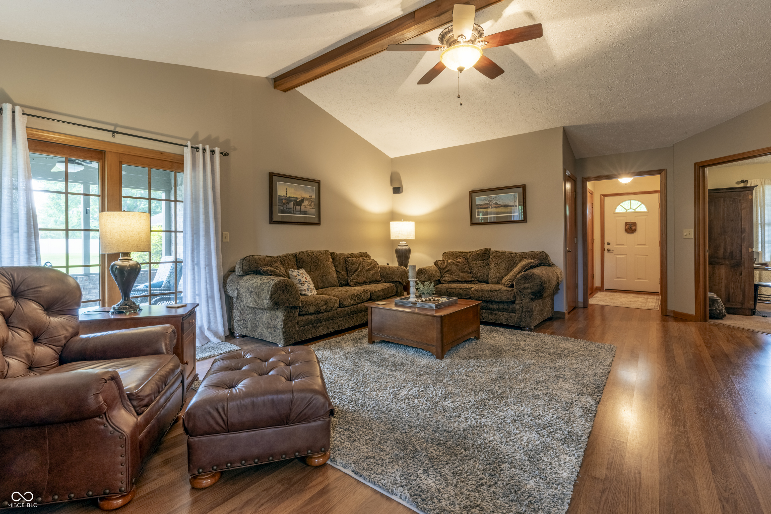 Property Photo: 421 Kingsway Court IN 46158