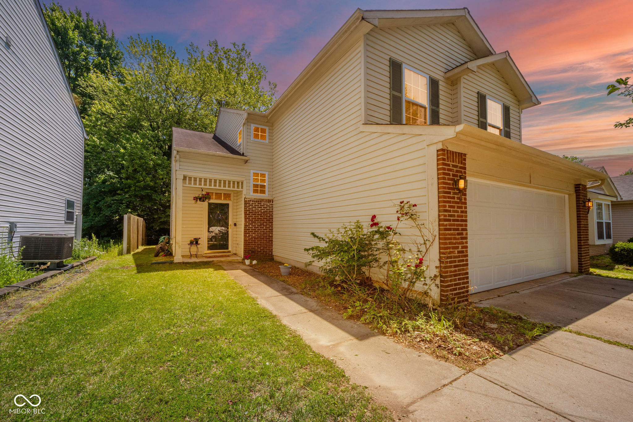 Property Photo: 1139 Maple Stream Drive IN 46217