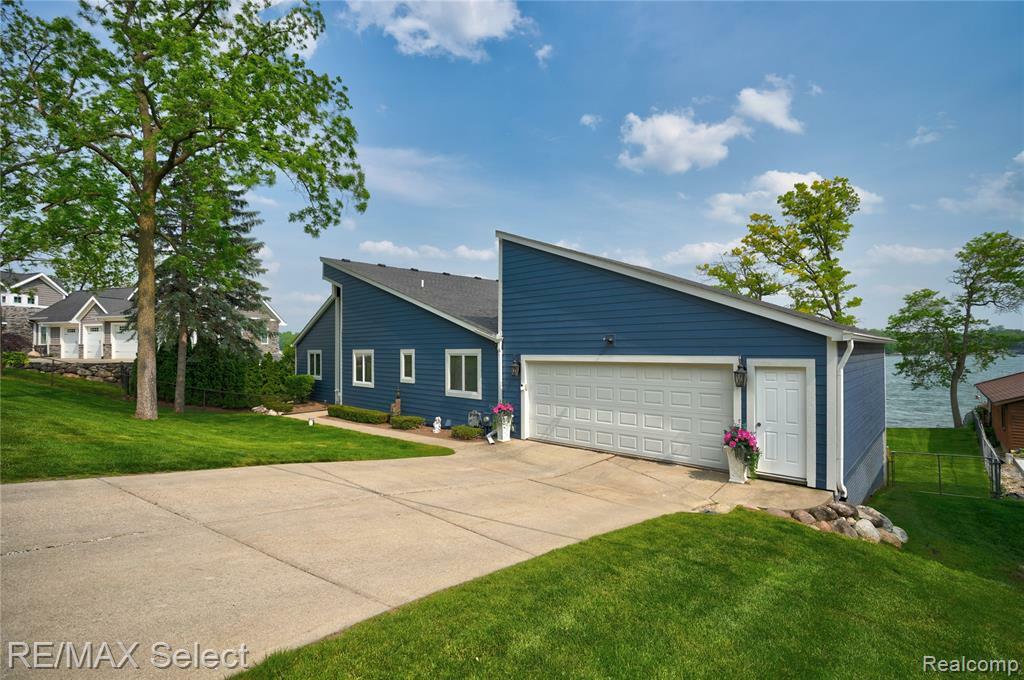 Property Photo: 7457 Haviland Beach Drive MI 48451 8777