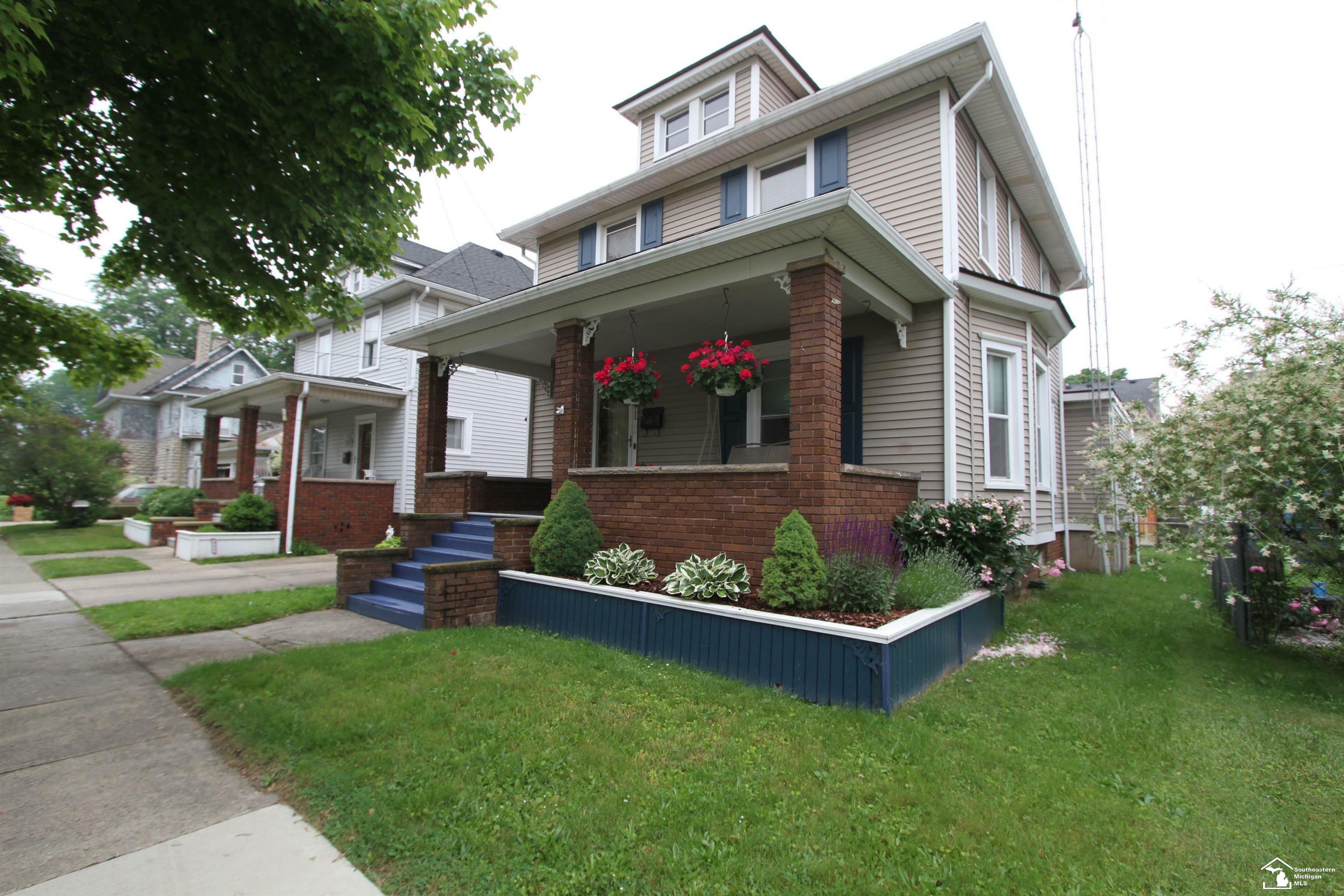 Property Photo: 633 Scott Street MI 48161