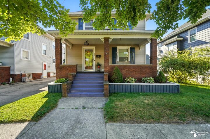 Property Photo: 633 Scott Street MI 48161