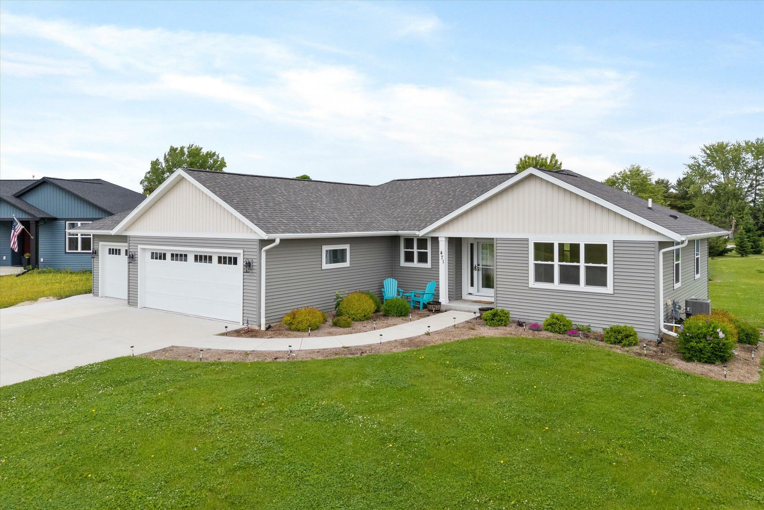 Property Photo: 471 Winners Cir WI 53020