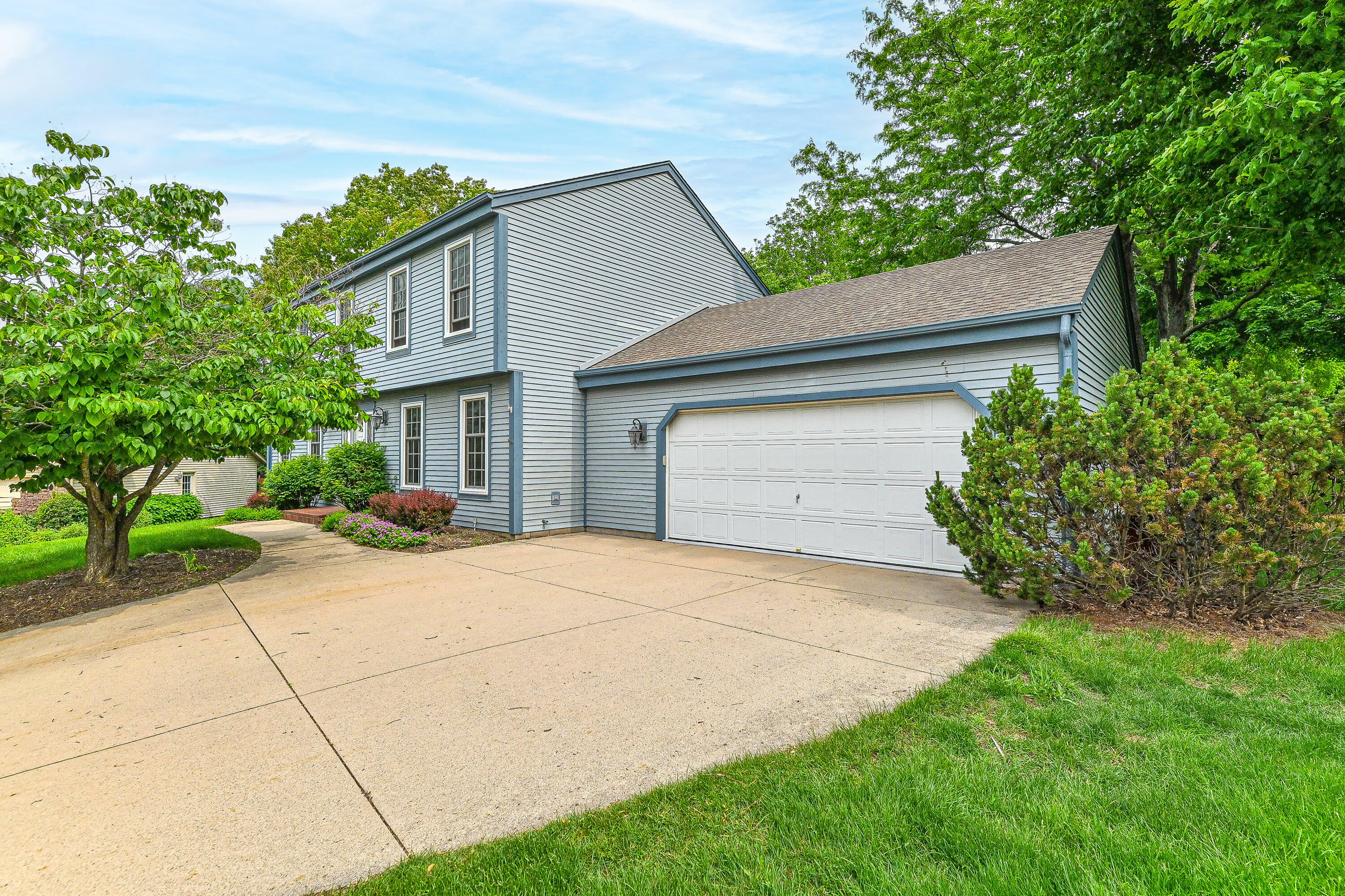 Property Photo: 1206 Woodview Dr WI 53189