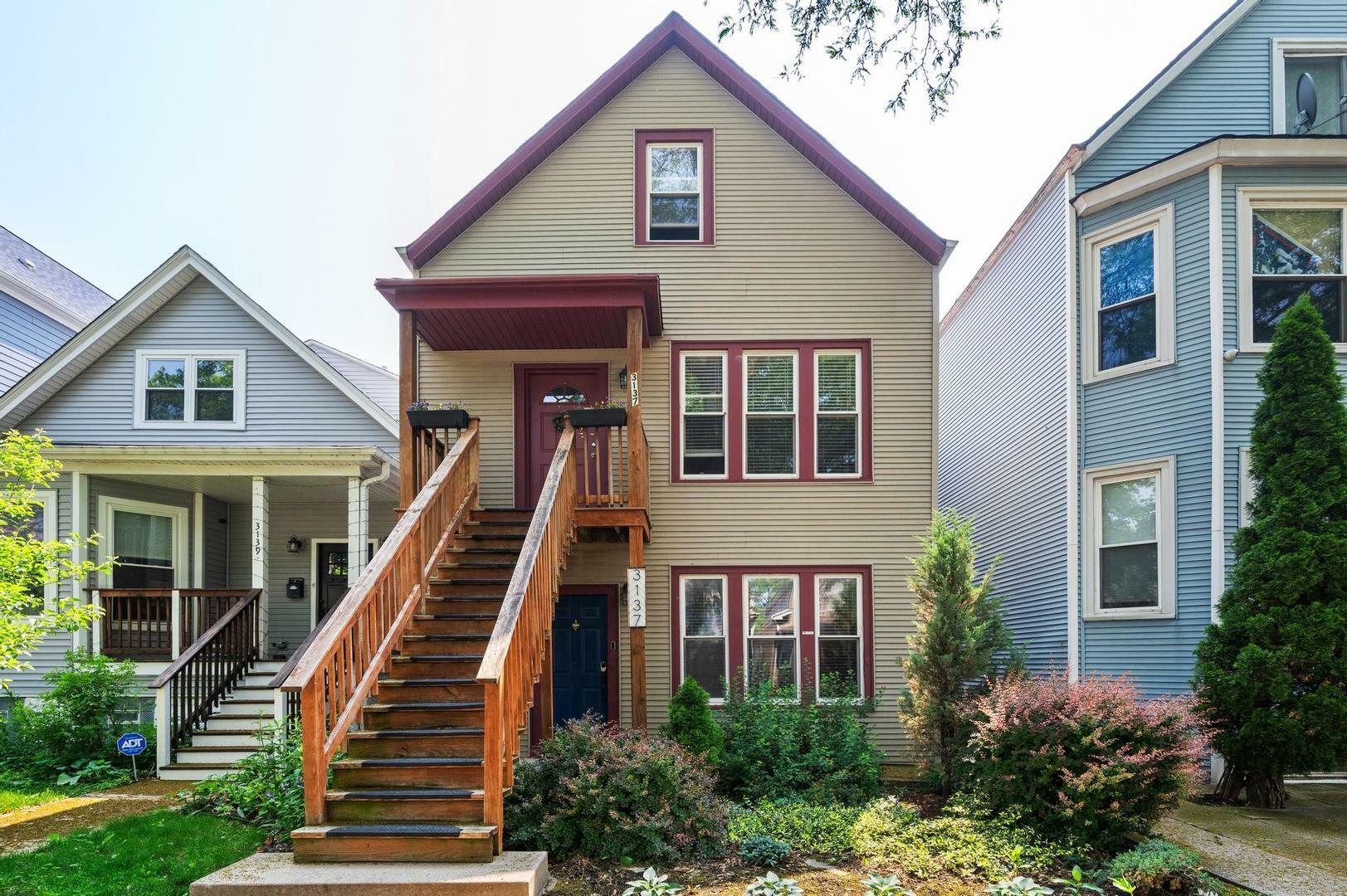 Property Photo: 3137 N Monticello Avenue IL 60618