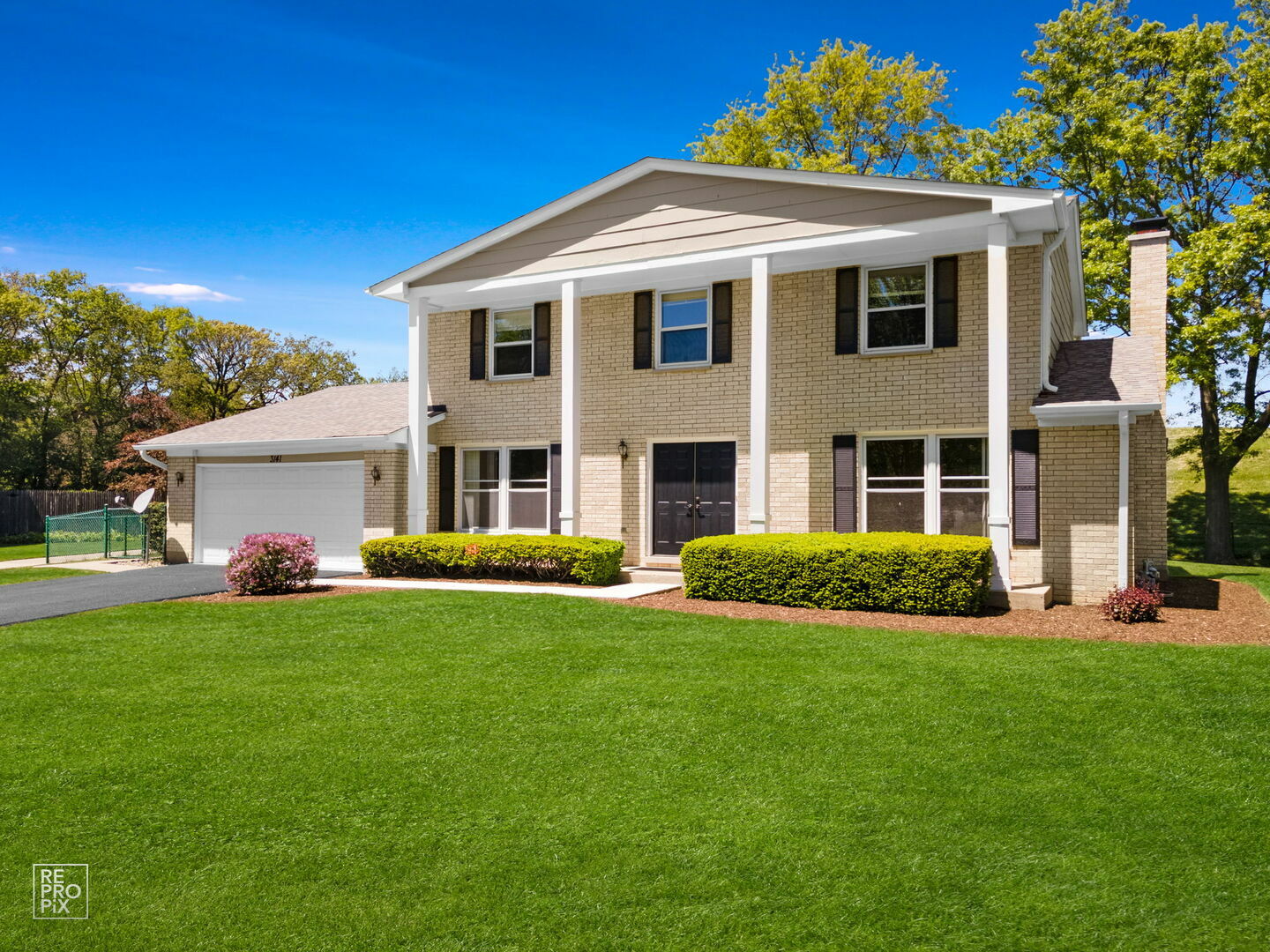 Property Photo: 3141 Centennial Court IL 60035