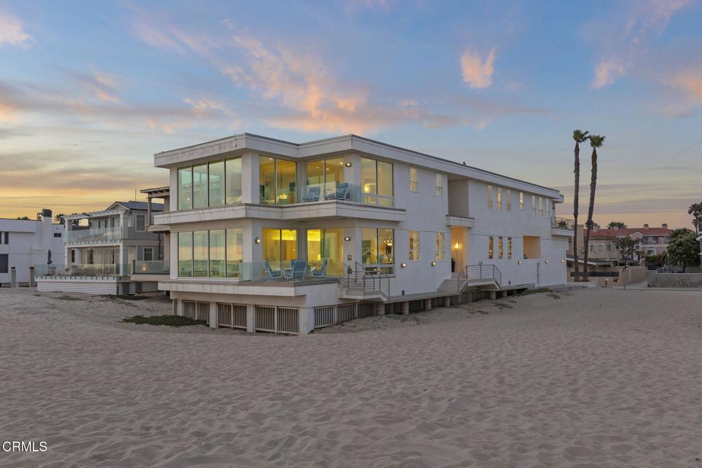 Property Photo:  1135 Capri Way  CA 93035 