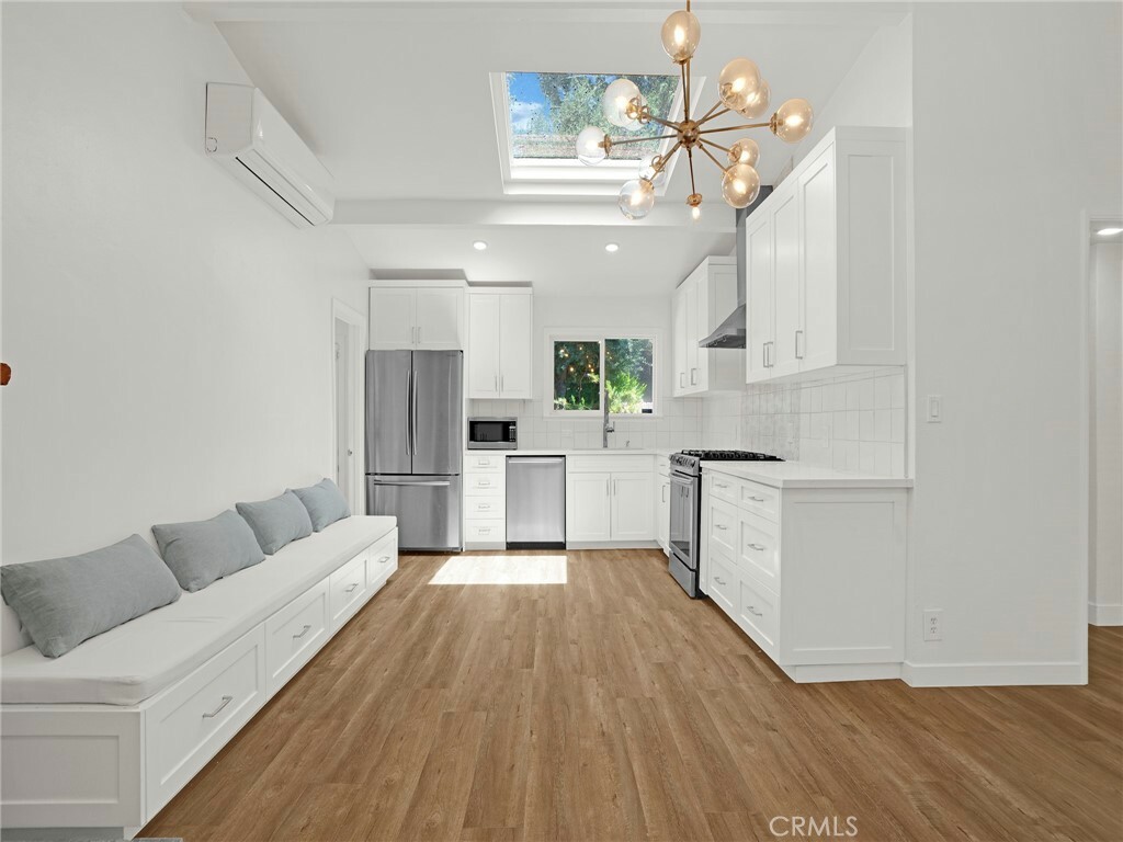 Property Photo:  5338 Campo Road  CA 91364 