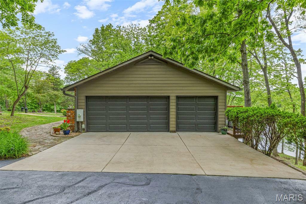 Property Photo: 16 Howe Crossing MO 63028