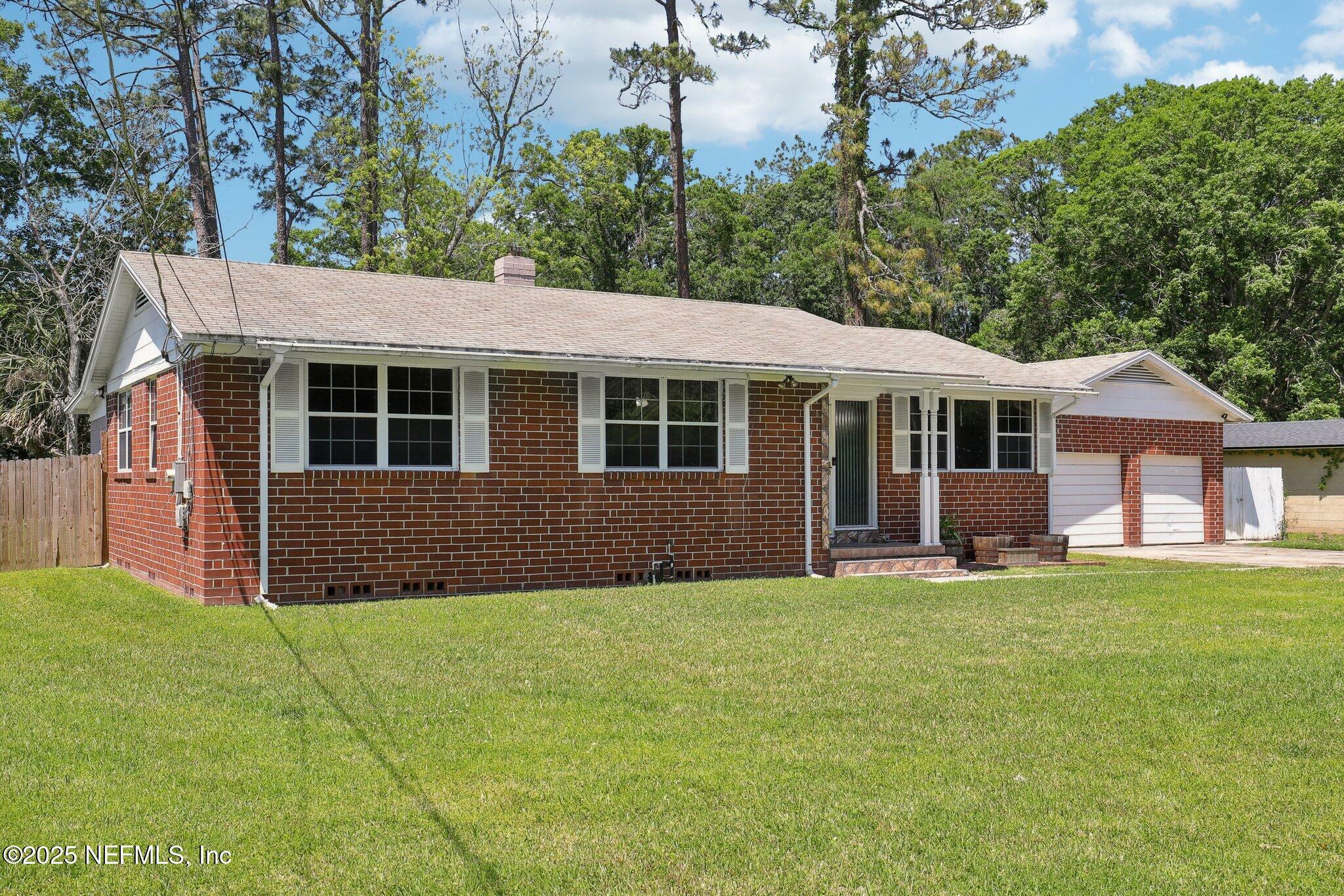 Property Photo: 1126 Lake Shore Boulevard FL 32205