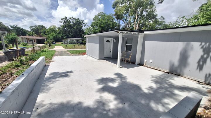 Property Photo: 6713 Ector Road FL 32211