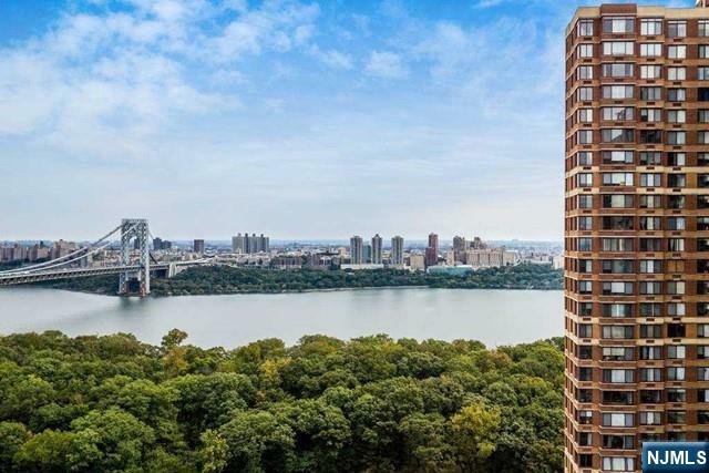Property Photo:  100 Old Palisade Road 1411  NJ 07024 