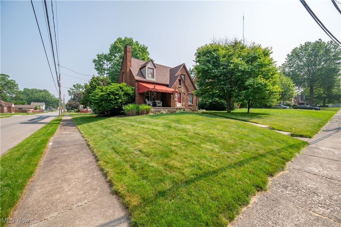 Property Photo:  204 Berkshire Avenue  OH 44512 