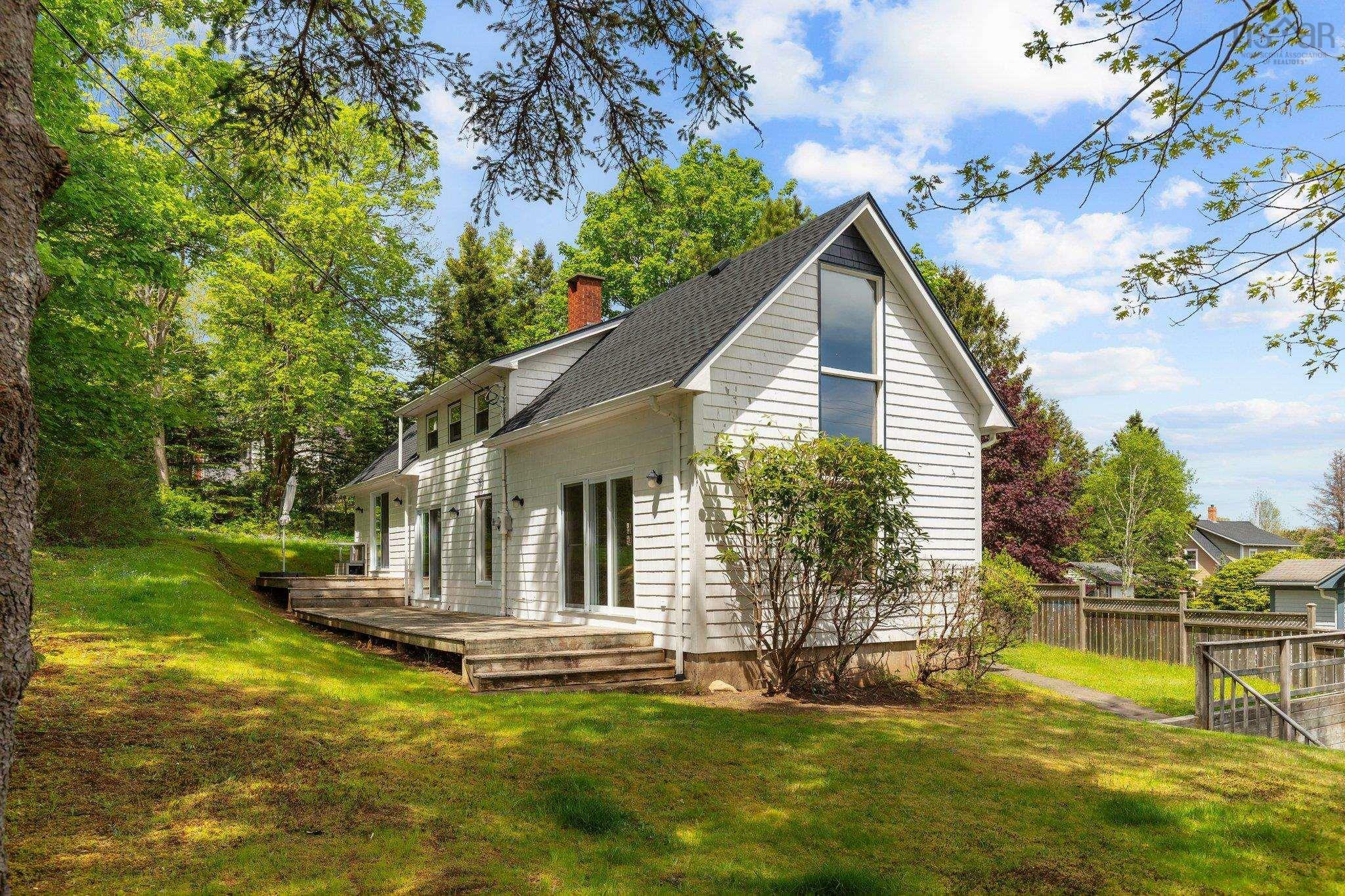 Property Photo: 165 King Street NS B0J 1J0